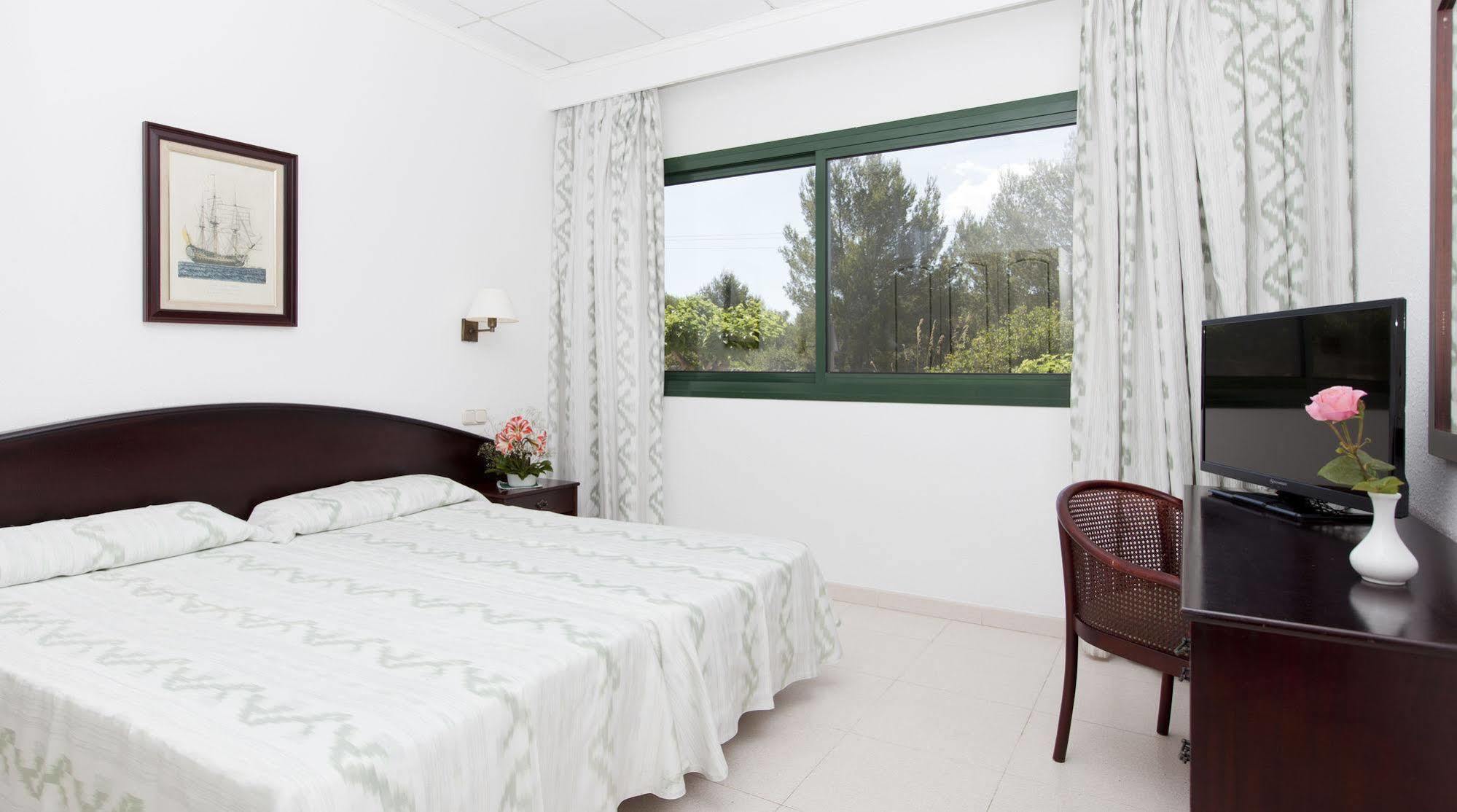 Son Bou Apartments Luaran gambar